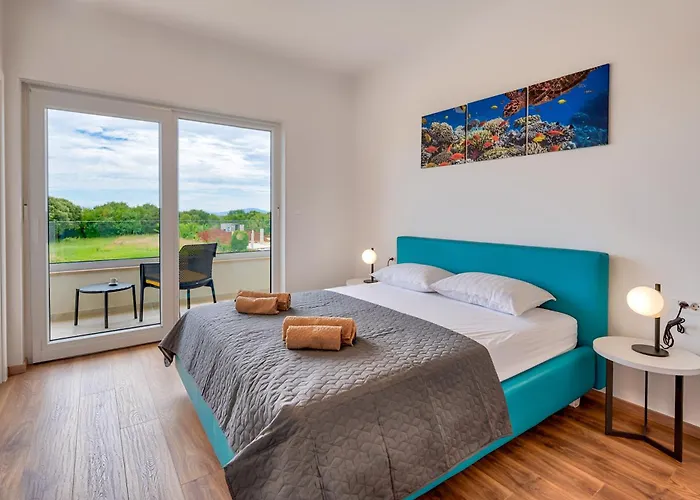 Modern Coastal Villa With Heated Pool And Near The Sea In Liznjan, Istria