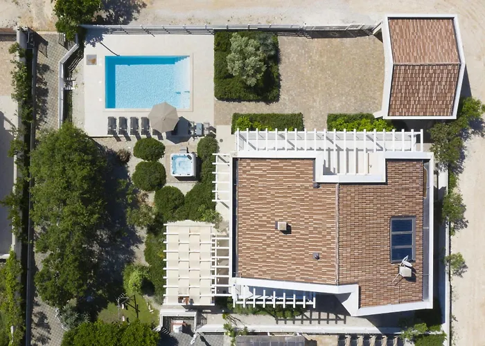 Villa Bella - Beautiful And Modern House With Pool, Souna, Jacuzzi & Playground, Liznjan - Istra