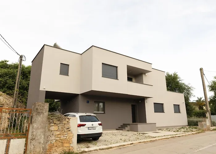 Holiday House Nova